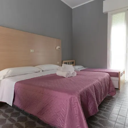 Kennedy Hotel 3*